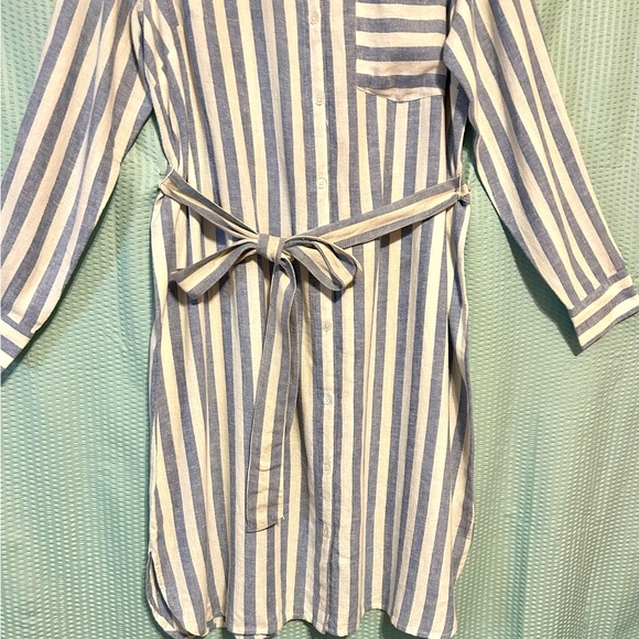 NWT Joan Rivers Blue and White Shirt Dress- Medium - Picture 3 of 11